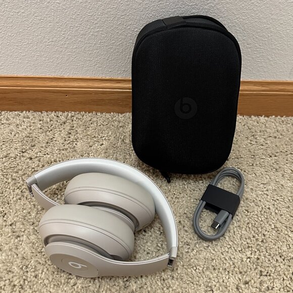 Beats Studio Pro Bluetooth Wireless Headphones Sandstone Color Never Been Used - Picture 1 of 6
